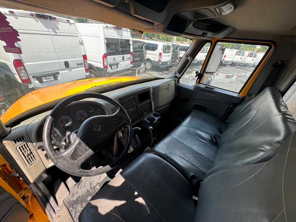 Photo 13 of this INTERNATIONAL 4300