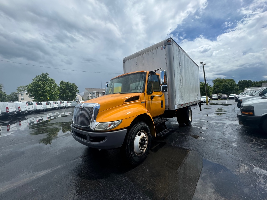 Photo 7 of this INTERNATIONAL 4300