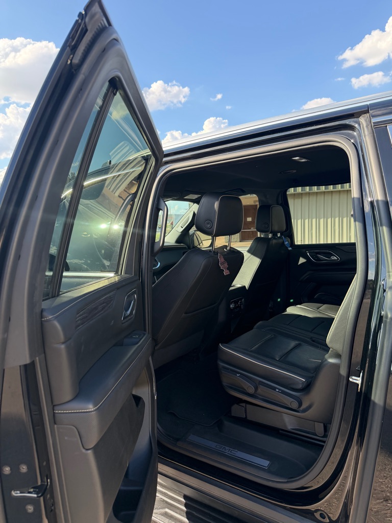 2023 GMC Yukon XL SLT - Photo 8