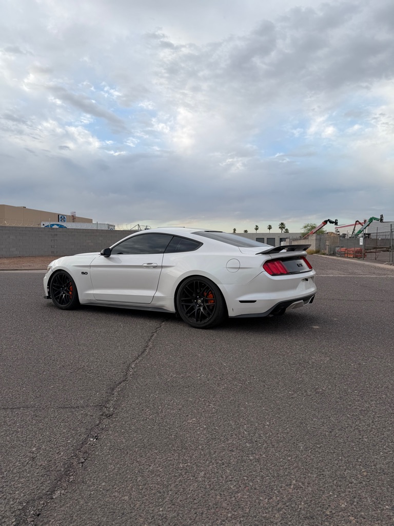 2017 Ford Mustang GT - Photo 6