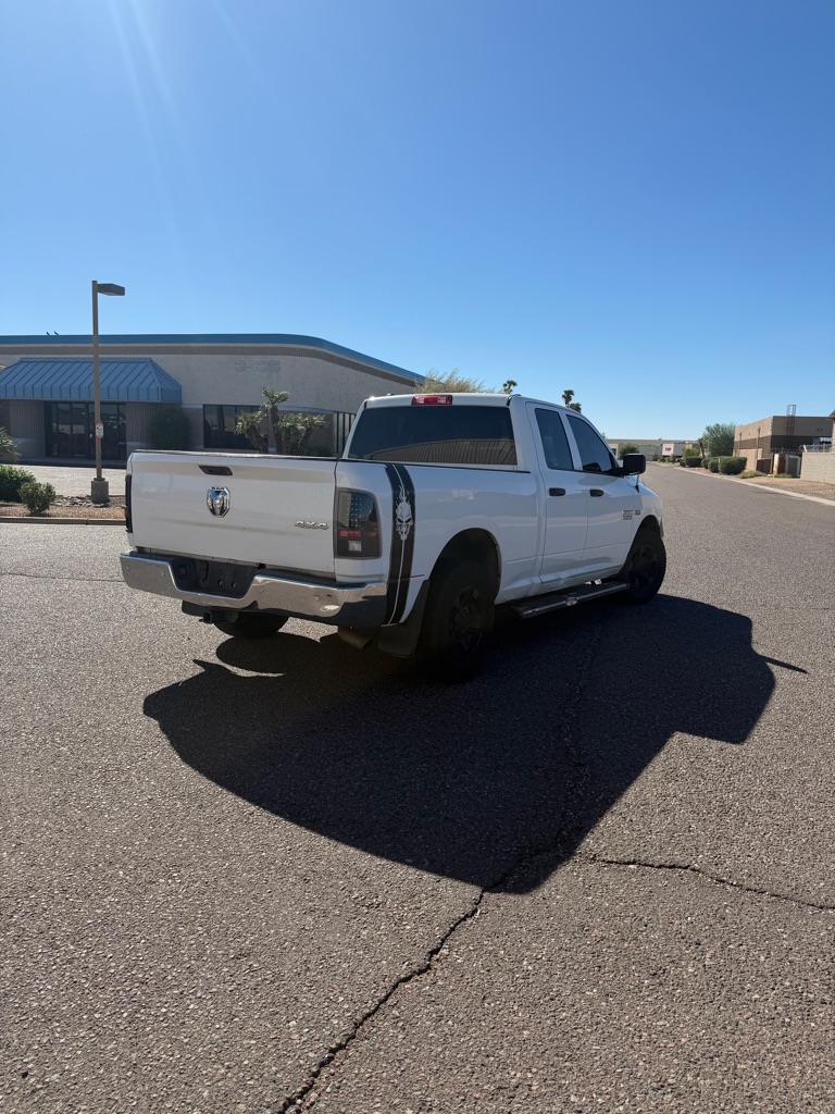 Additional photo of vehicle.