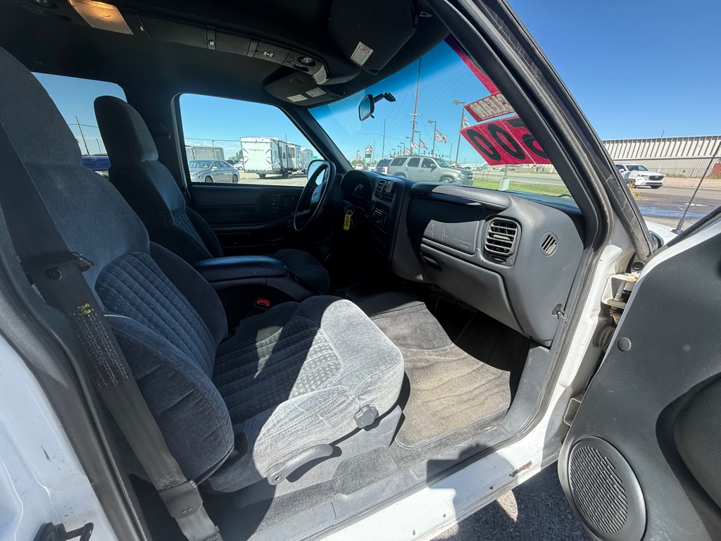 Photo 11 of this CHEVROLET BLAZER 4X4