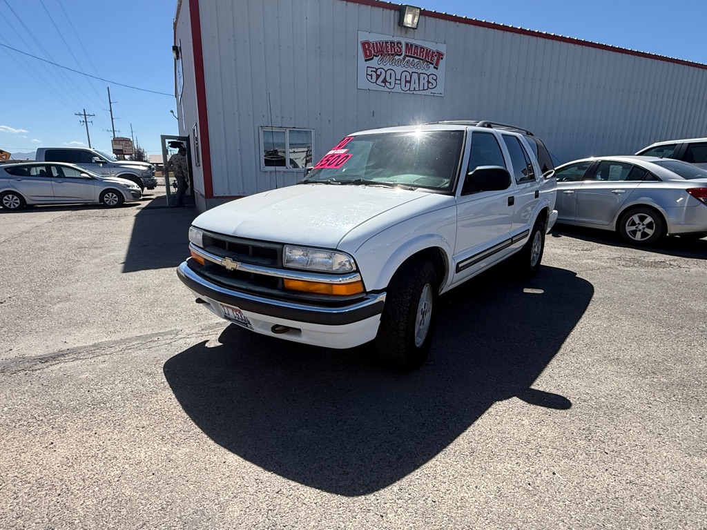 Photo 2 of this CHEVROLET BLAZER 4X4