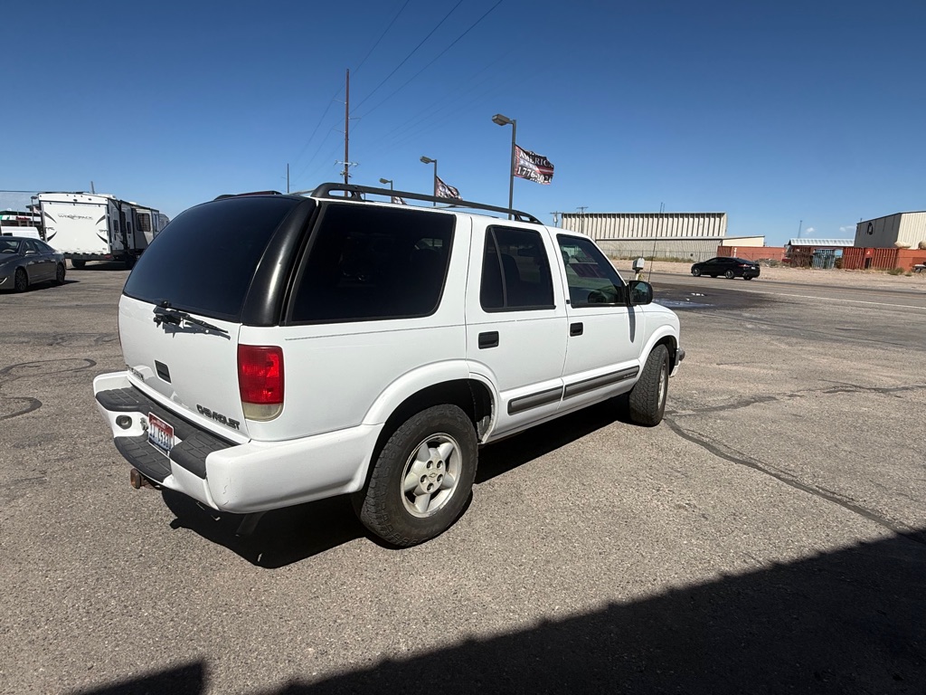 Photo 5 of this CHEVROLET BLAZER 4X4