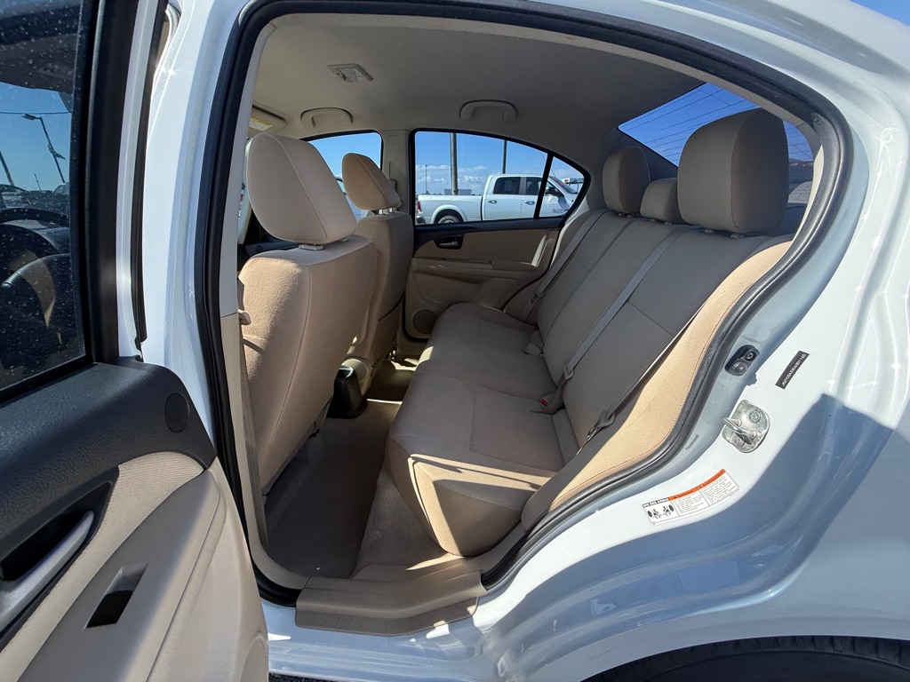 Photo 8 of this SUZUKI SX4 LE