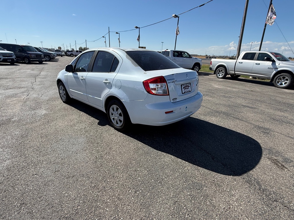 Photo 4 of this SUZUKI SX4 LE