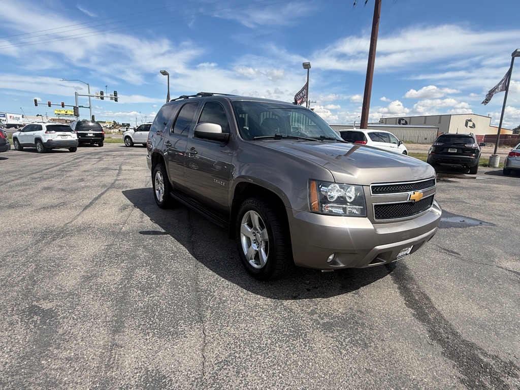 Photo 2 of this CHEVROLET TAHOE LT 4X4