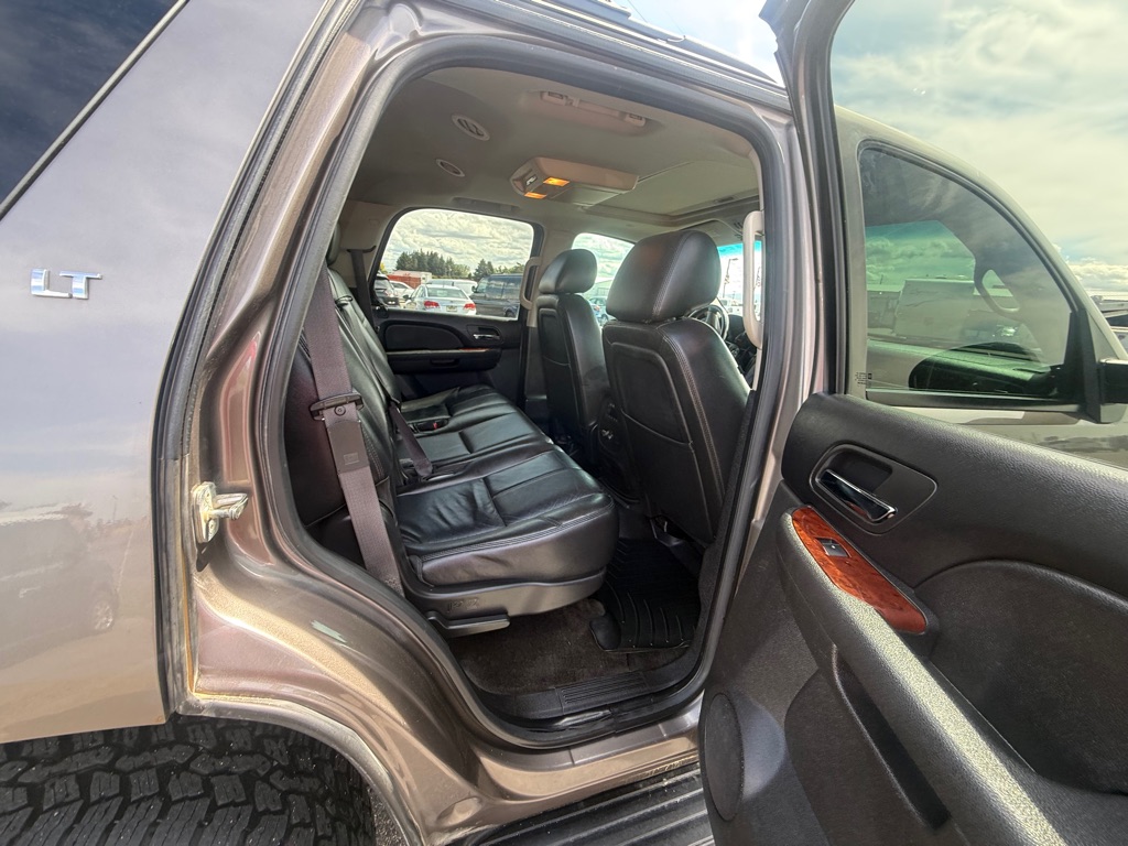 Photo 10 of this CHEVROLET TAHOE LT 4X4