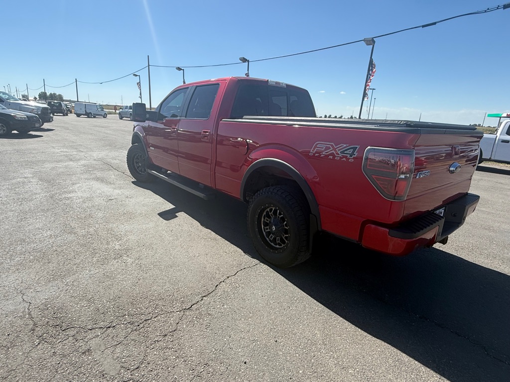 Photo 4 of this FORD CREW F150 FX4