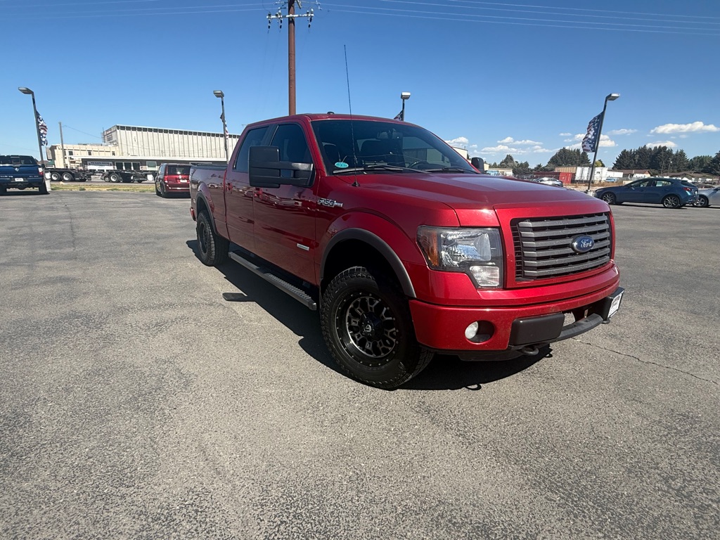 Photo 2 of this FORD CREW F150 FX4