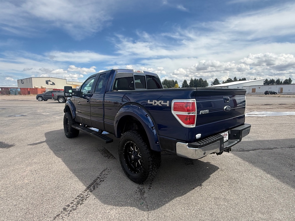 Photo 4 of this FORD X-CAB F150 LARIAT