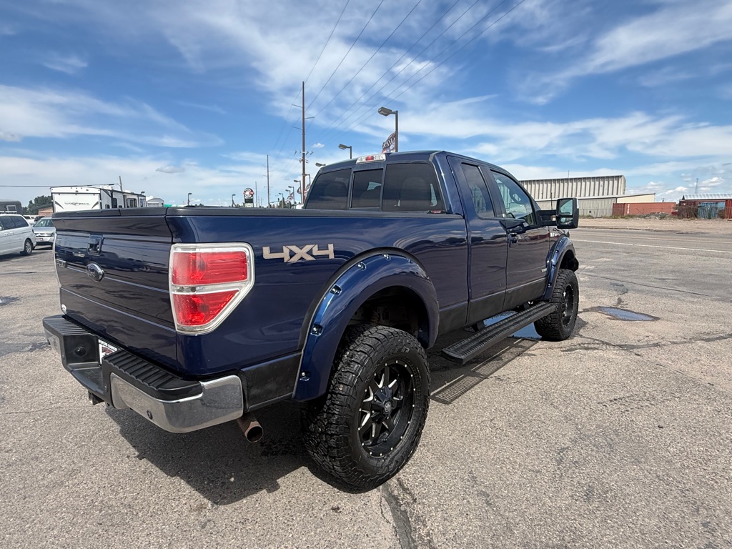Photo 5 of this FORD X-CAB F150 LARIAT