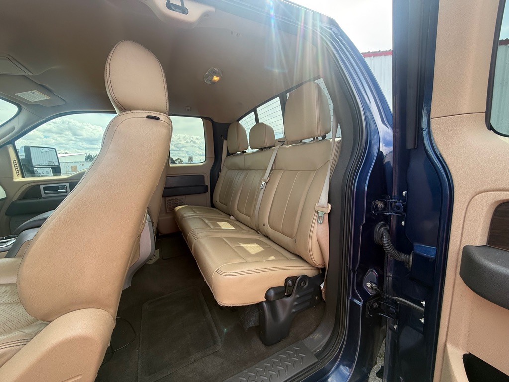 Photo 9 of this FORD X-CAB F150 LARIAT