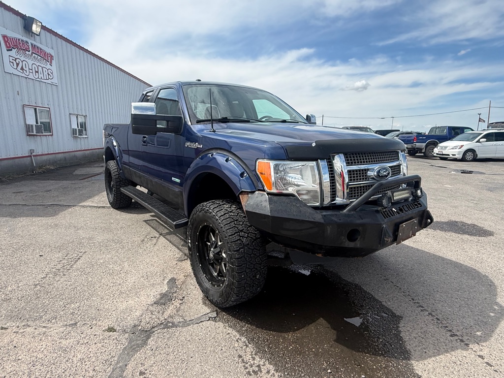 Photo 2 of this FORD X-CAB F150 LARIAT