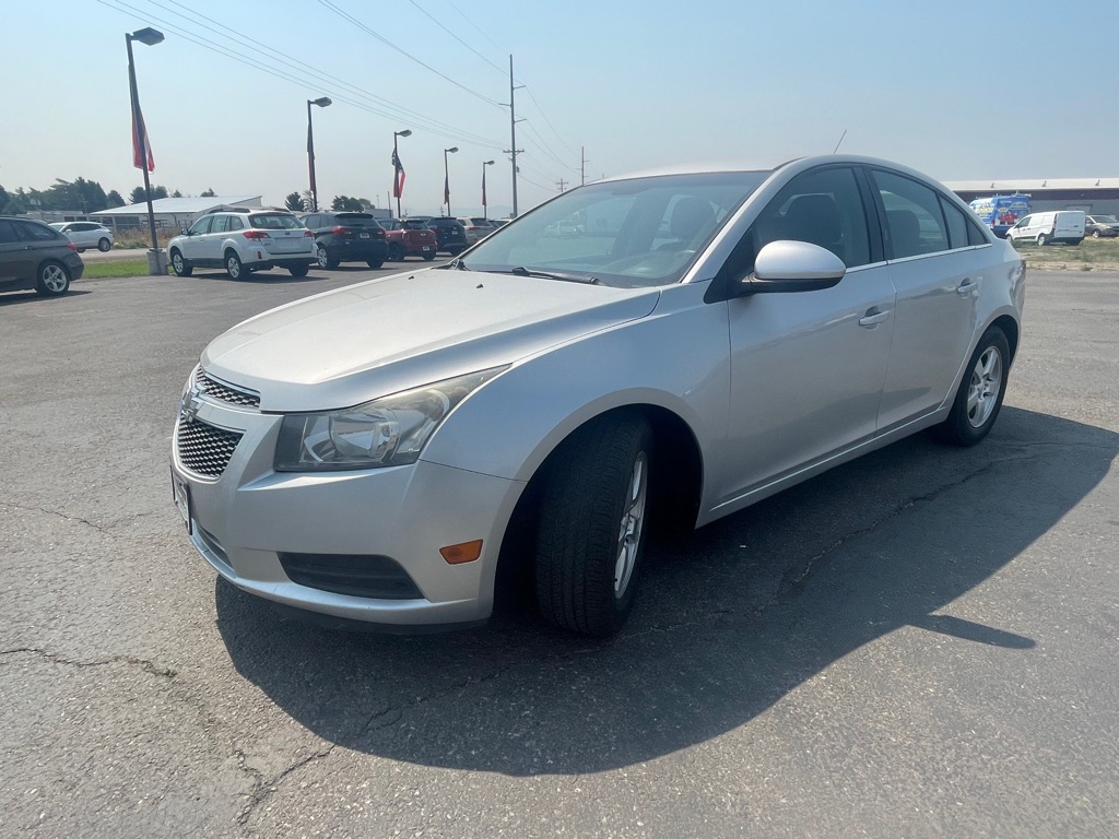 Photo 2 of this CHEVROLET CRUZE