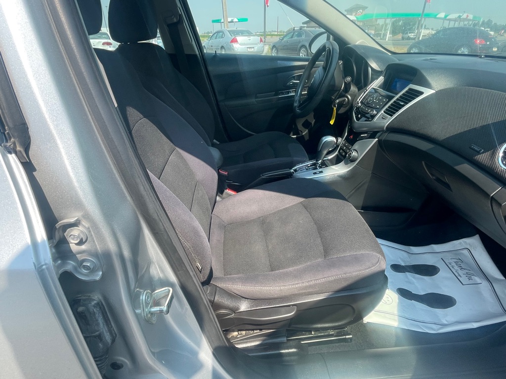 Photo 11 of this CHEVROLET CRUZE
