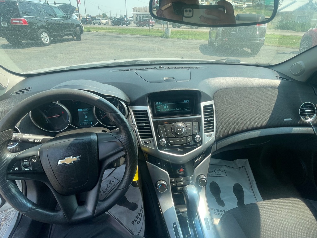 Photo 13 of this CHEVROLET CRUZE