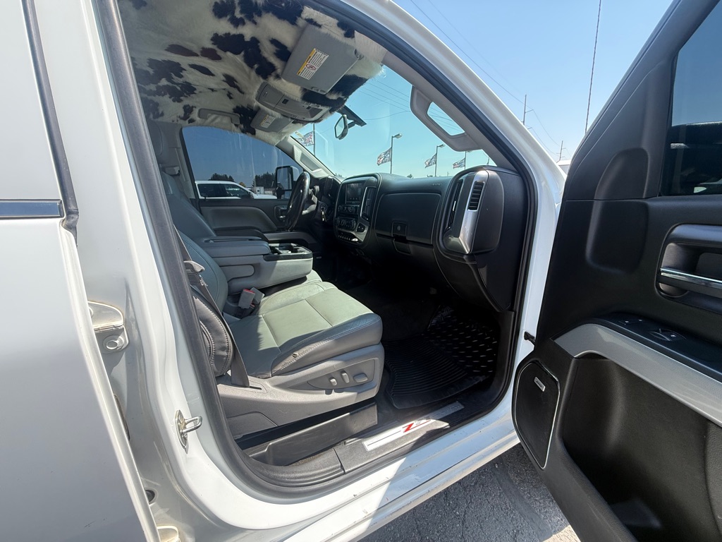 Photo 8 of this CHEVROLET CREW SILVERADO 2500