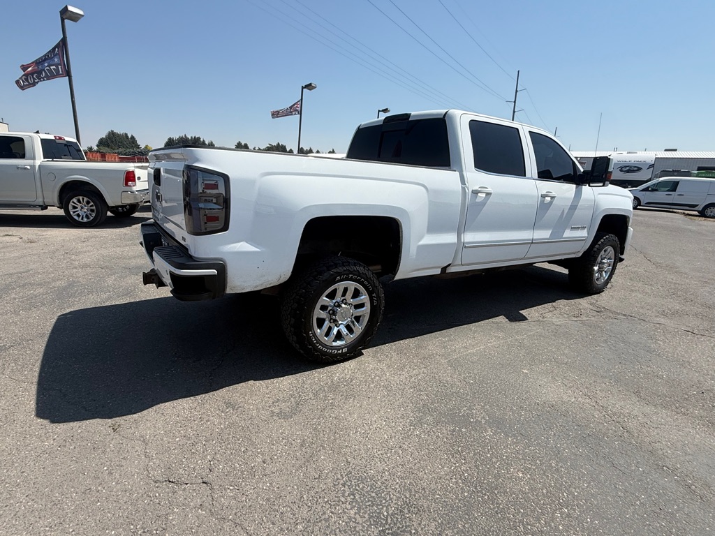 Photo 5 of this CHEVROLET CREW SILVERADO 2500