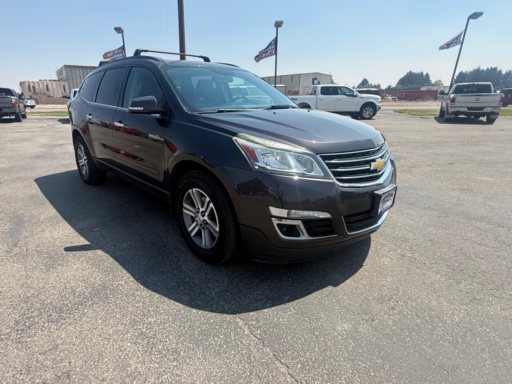 Photo 2 of this CHEVROLET TRAVERSE