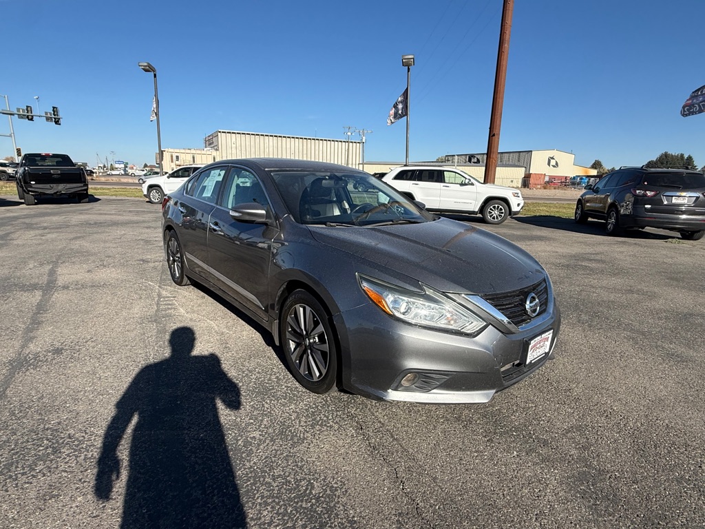 Photo 2 of this NISSAN ALTIMA