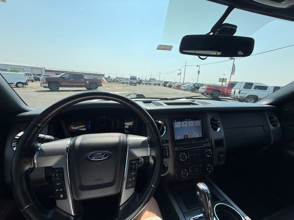 Photo 13 of this FORD PLATINUM EXPEDITION 2X4