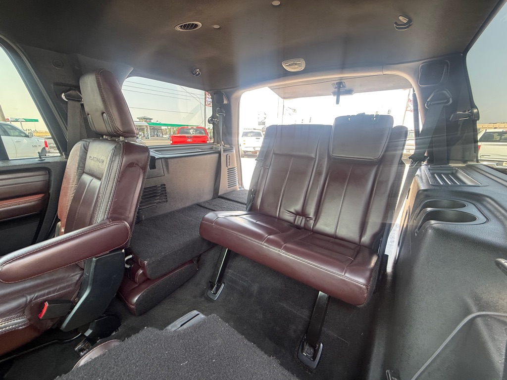 Photo 11 of this FORD PLATINUM EXPEDITION 2X4