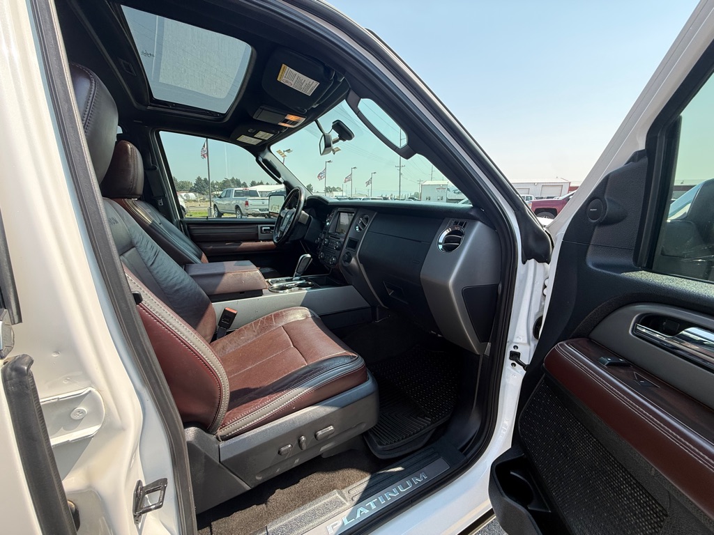 Photo 8 of this FORD PLATINUM EXPEDITION 2X4
