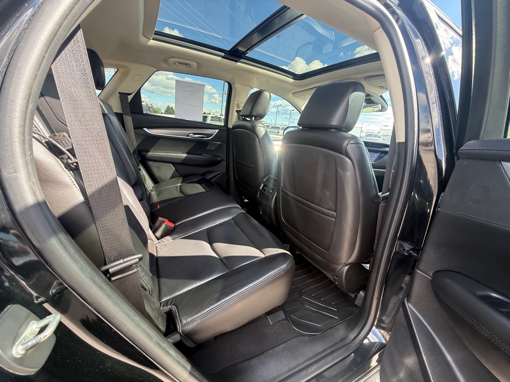 Photo 10 of this CADILLAC AWD XT5 PREMIUM
