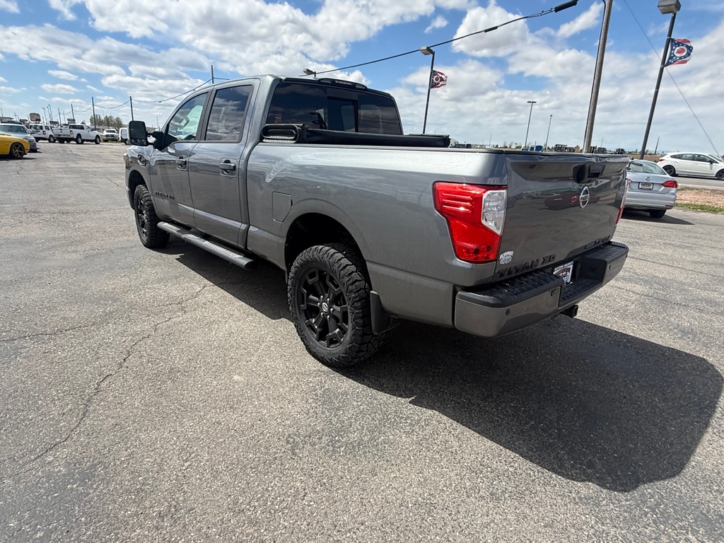 Photo 4 of this NISSAN CREW TITAN XD TDSL