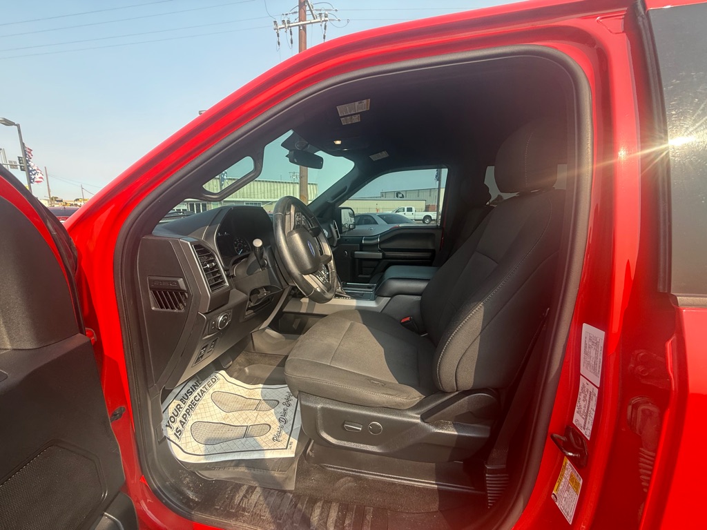 Photo 7 of this FORD CREW F150 SPORT 4X4