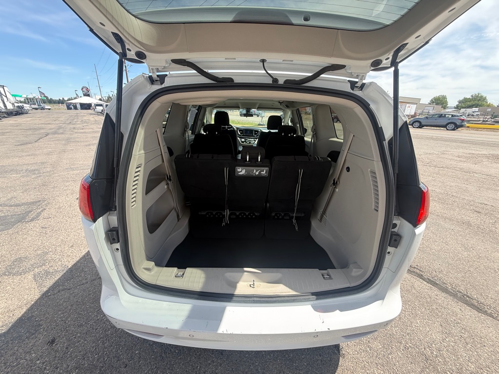 Photo 13 of this CHRYSLER PACIFICA