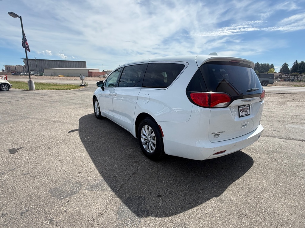 Photo 4 of this CHRYSLER PACIFICA