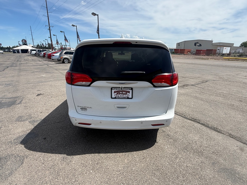 Photo 6 of this CHRYSLER PACIFICA