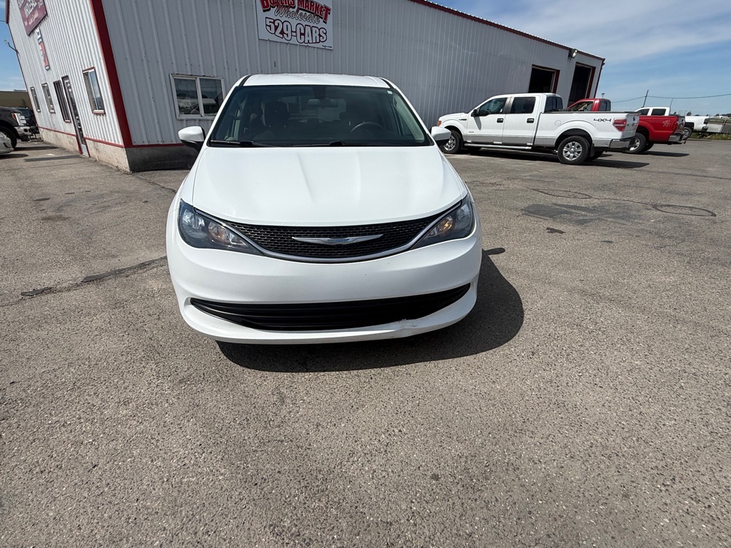 Photo 3 of this CHRYSLER PACIFICA