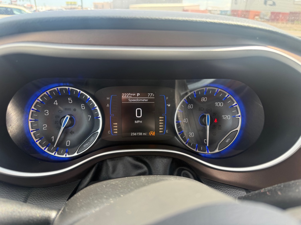 Photo 15 of this CHRYSLER PACIFICA