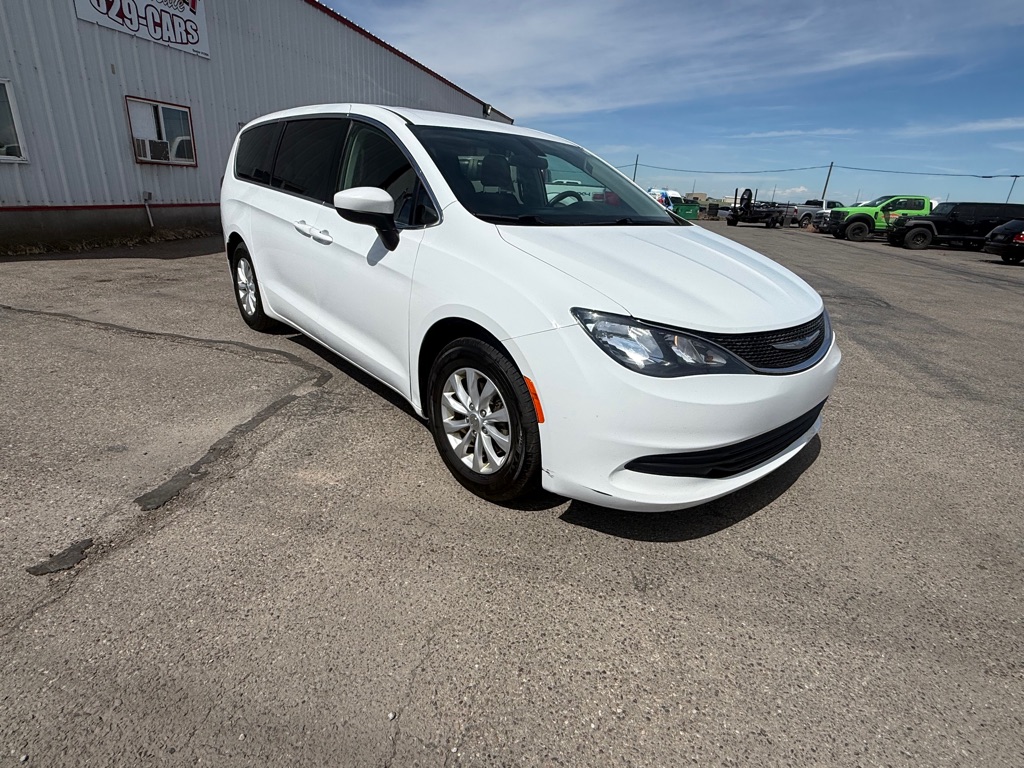 Photo 2 of this CHRYSLER PACIFICA
