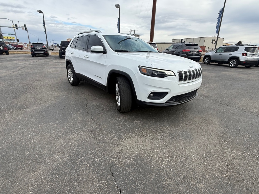 Photo 2 of this JEEP LATITUDE CHEROKEE