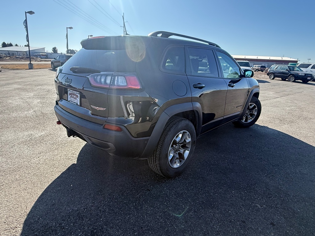 Photo 5 of this JEEP TRAILHAWK CHEROKEE