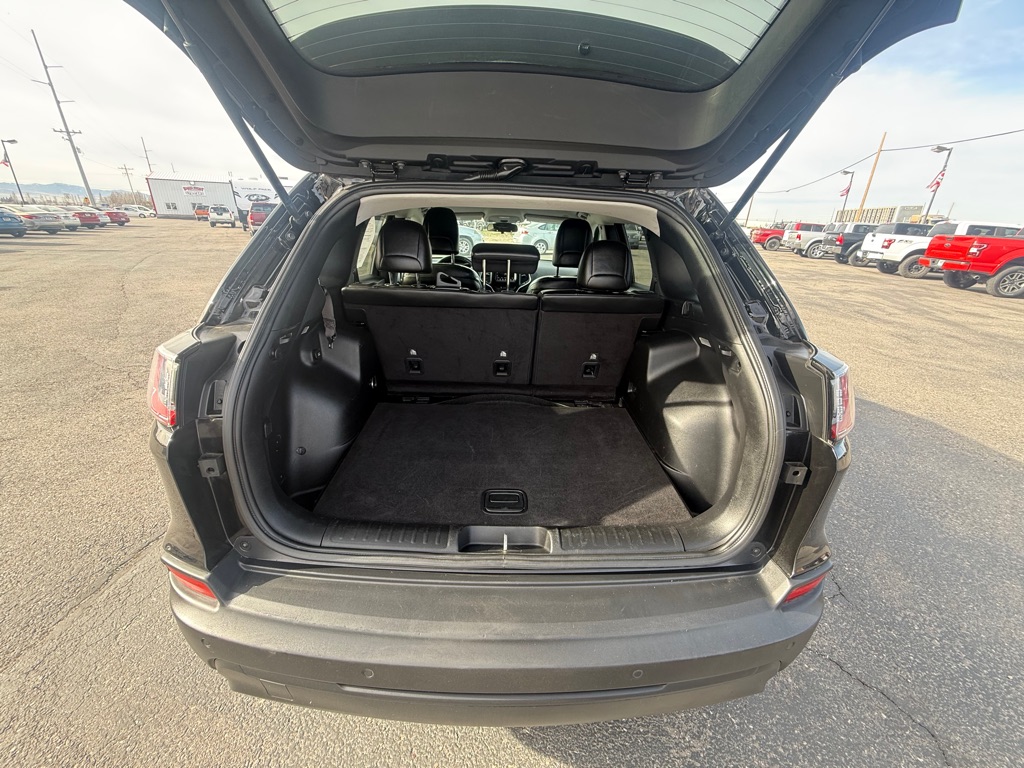 Photo 7 of this JEEP LATITUDE CHEROKEE