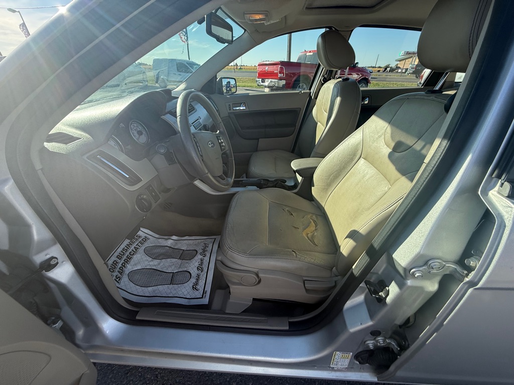 Photo 7 of this FORD FOCUS SES