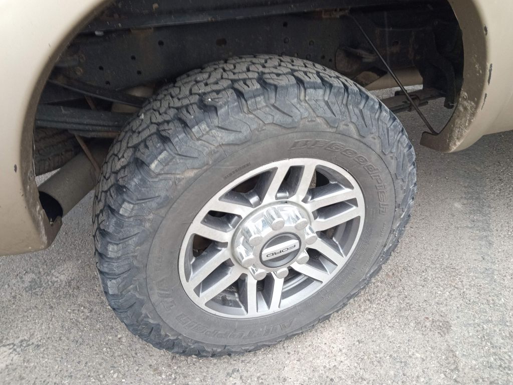 Photo 14 of this FORD CREW F350 KING RANC