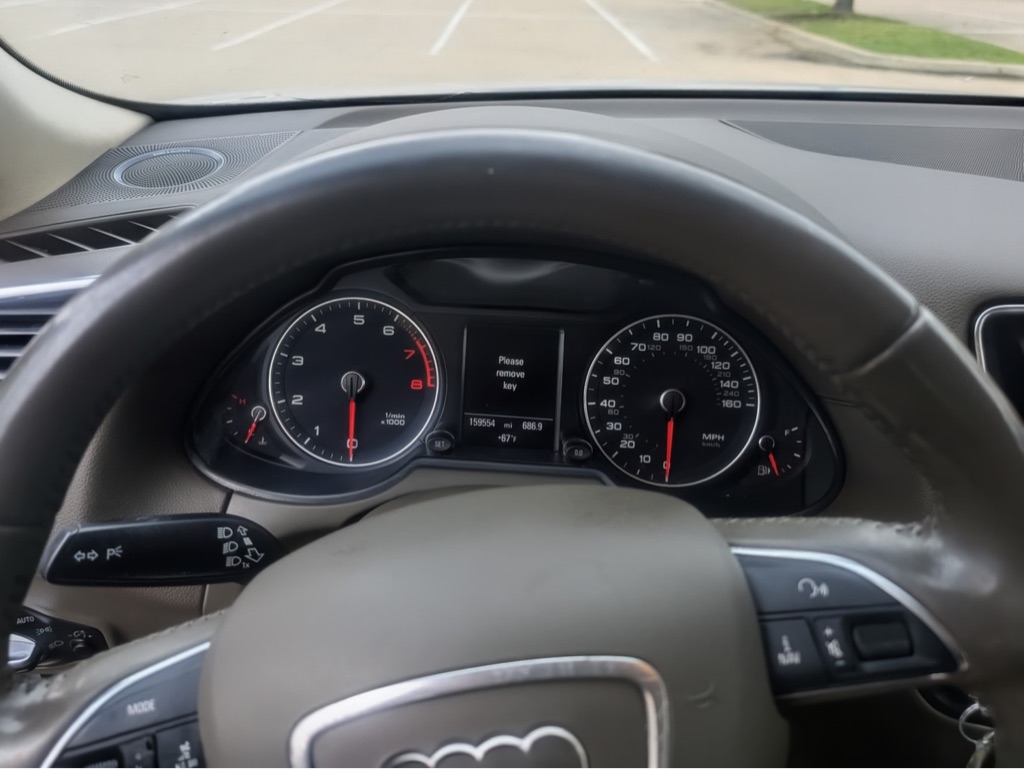 Photo 10 of this AUDI Q5