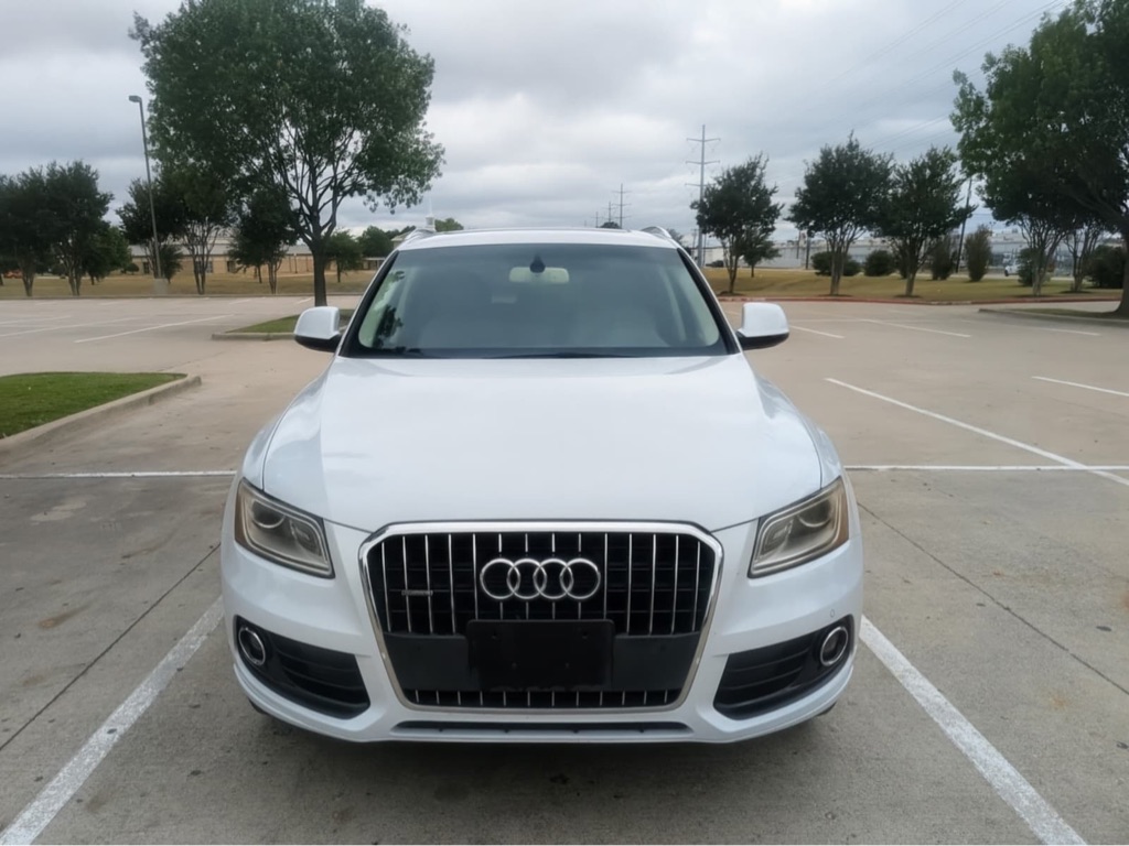 Photo 2 of this AUDI Q5