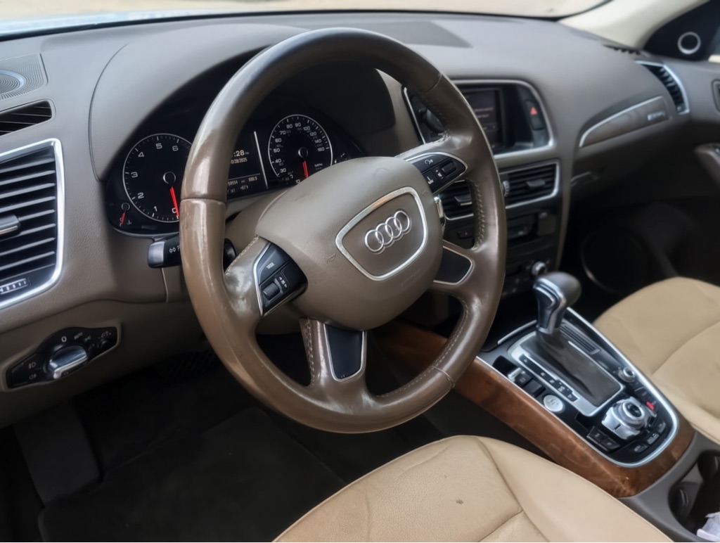 Photo 15 of this AUDI Q5