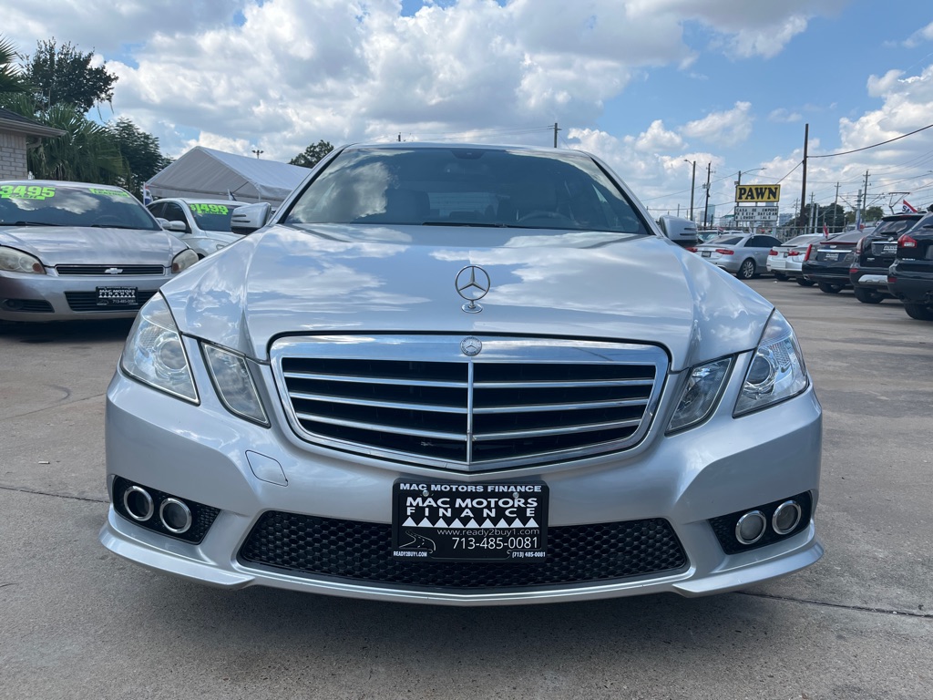 Photo 5 of this MERCEDES-BENZ E-CLASS