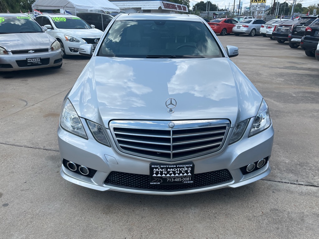 Photo 11 of this MERCEDES-BENZ E-CLASS