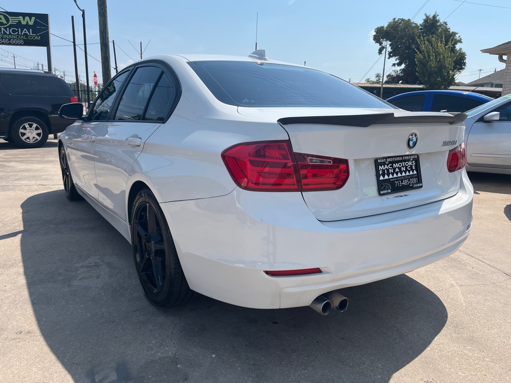 Photo 2 of this BMW 328
