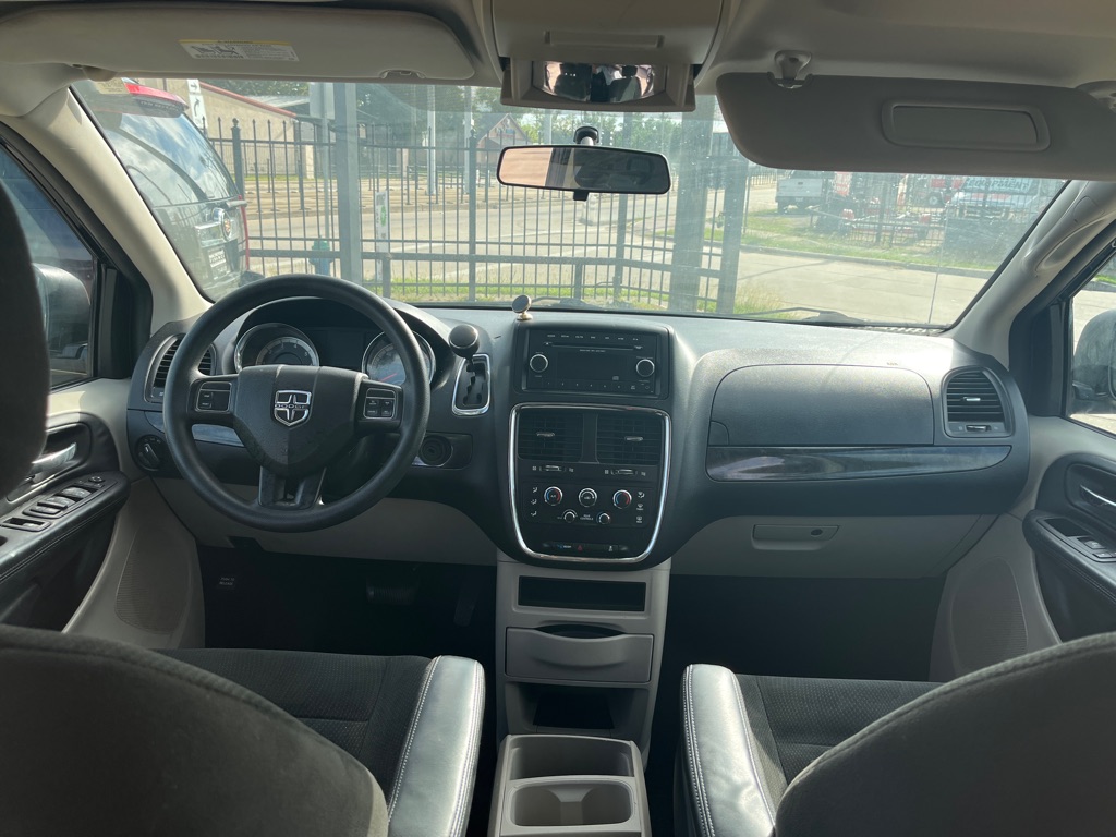 Photo 17 of this DODGE GRAND CARAVAN