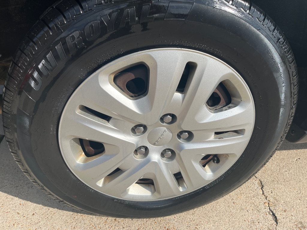 Photo 31 of this DODGE GRAND CARAVAN